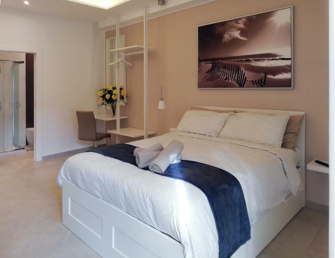 Fedea Naples
